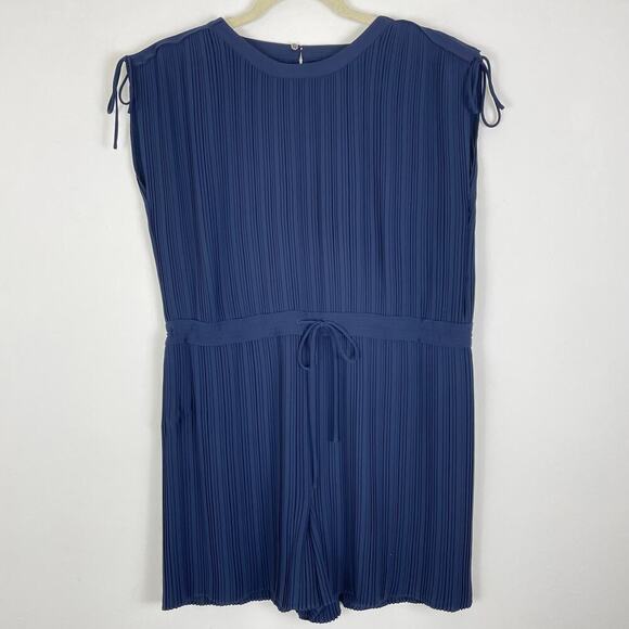 CLUB Monaco Navy Viga Pleated Tie-Shoulder Romper size 2 - Picture 2 of 8